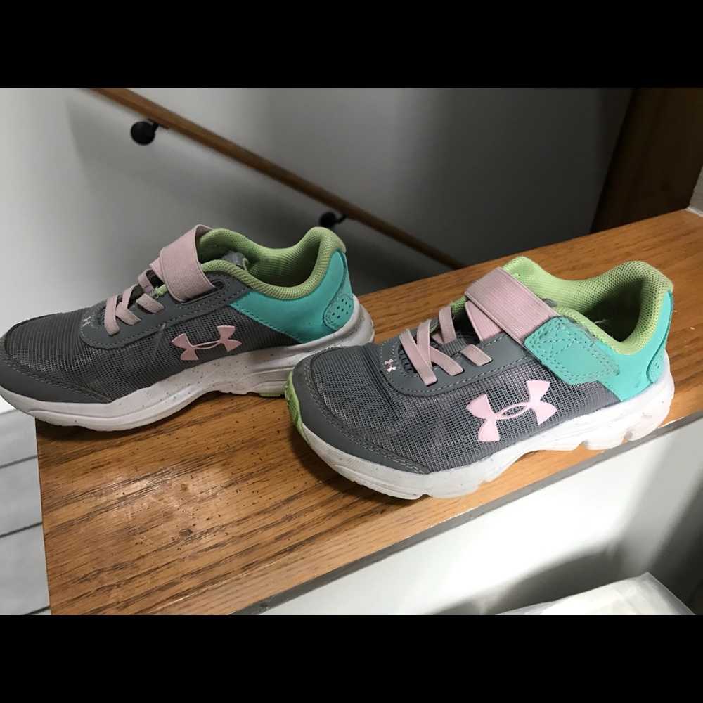 Girls under armour sneakers size 11